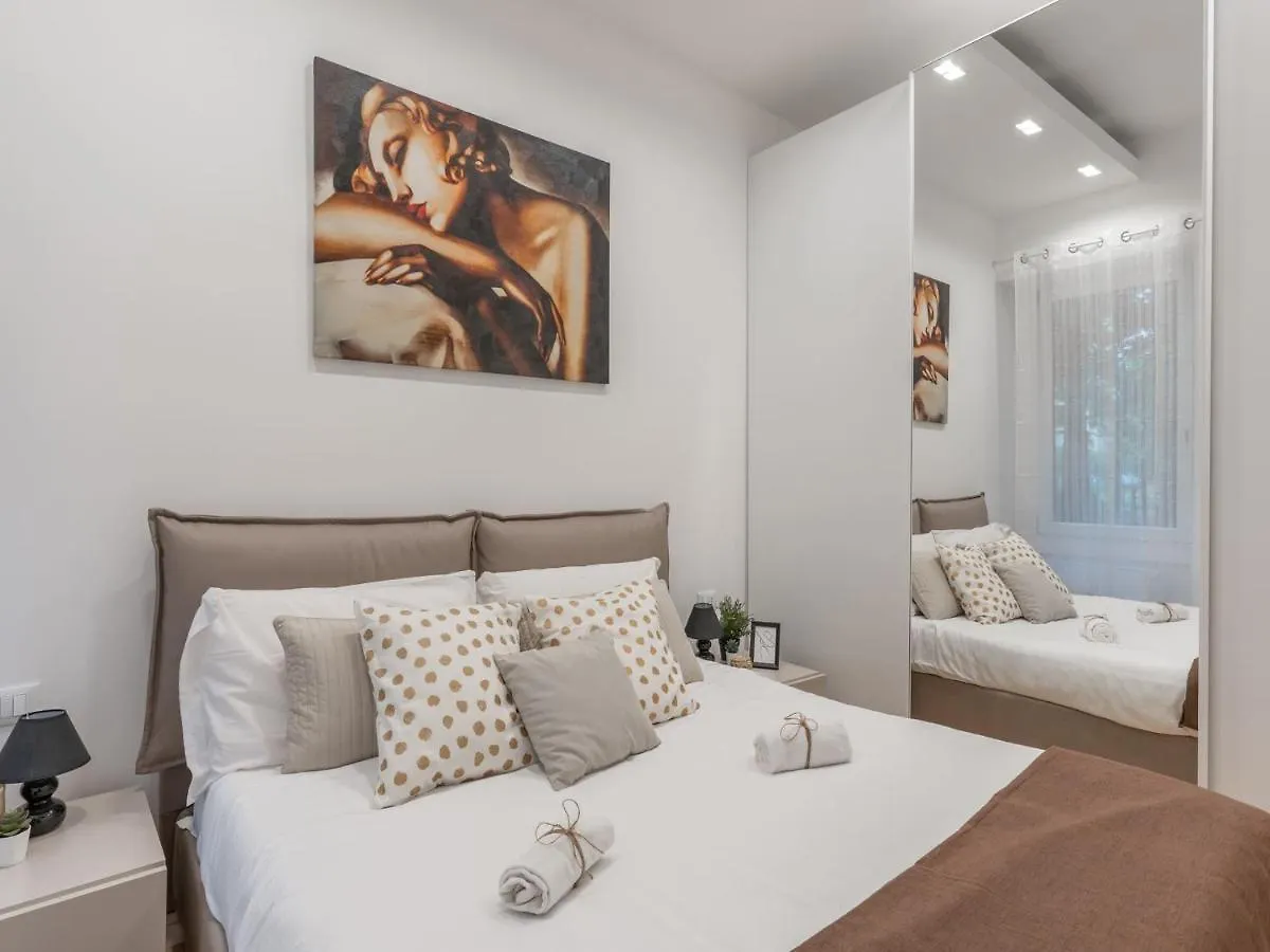 The Best Rent - Gorgeous One-Bedroom Apartment In Ticinese Милан Италия