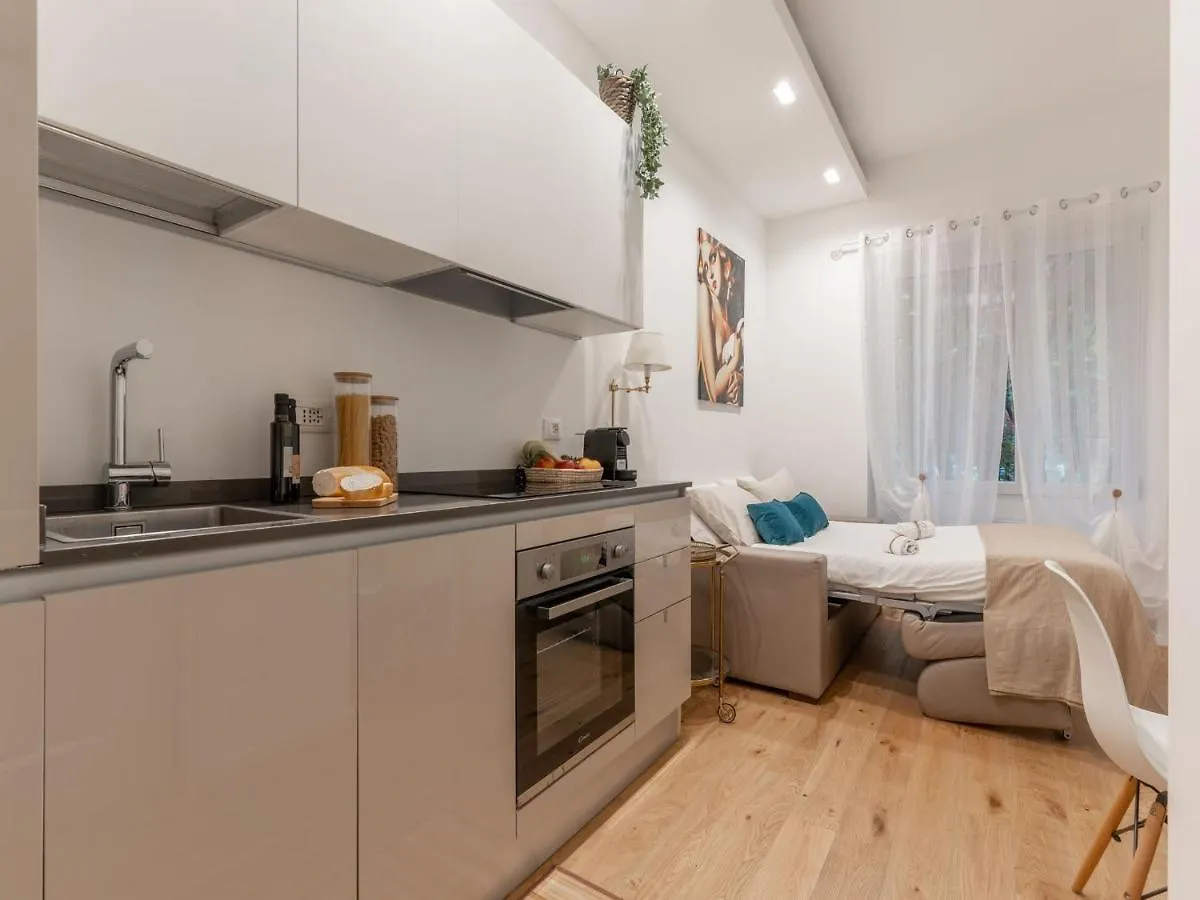 The Best Rent - Gorgeous One-Bedroom Apartment In Ticinese Милан