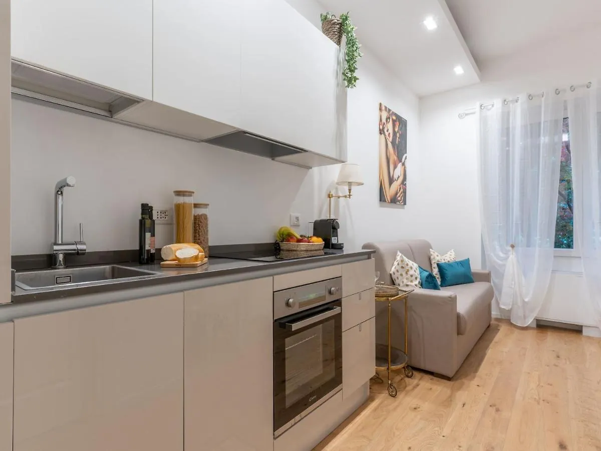 The Best Rent - Gorgeous One-Bedroom Apartment In Ticinese Милан Италия