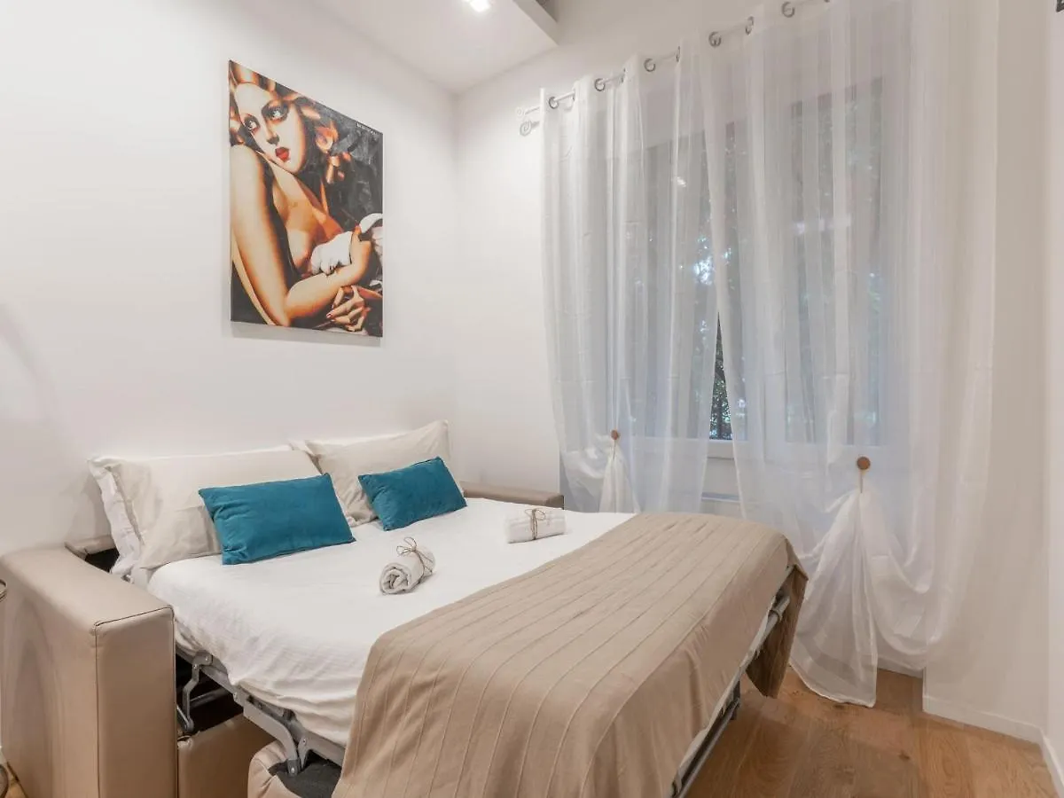 The Best Rent - Gorgeous One-Bedroom Apartment In Ticinese Милан