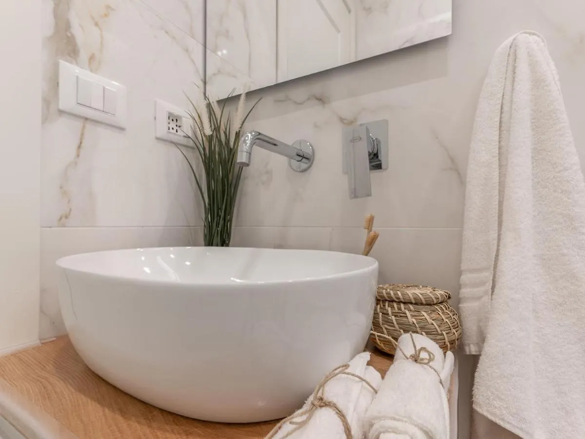 The Best Rent - Gorgeous One-Bedroom Apartment In Ticinese Milán Itálie